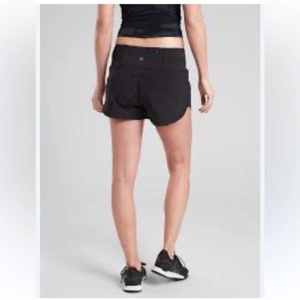 Athleta running free 3.5Women's Black Athletic Shorts size S workout gem gorp